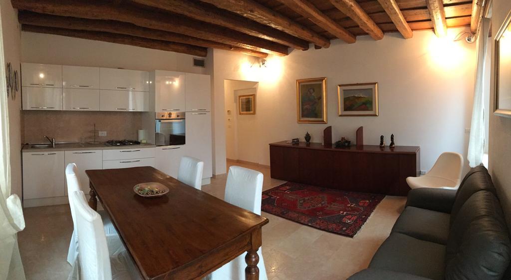 Centre 2 Bedroom Flat Βερόνα Εξωτερικό φωτογραφία